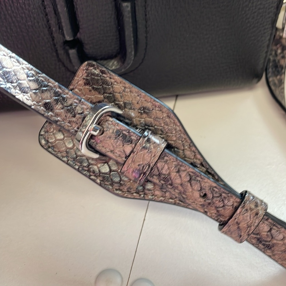 Marc Jacobs Shutter Snakeskin Embossed Strap Leather Crossbody Bag - Picture 16 of 16
